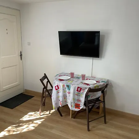 Confortable Au Calme Avec Acces Piscine Et Parking Apartment *