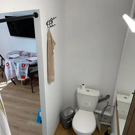 Confortable Au Calme Avec Acces Piscine Et Parking Apartment *