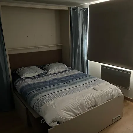 Confortable Au Calme Avec Acces Piscine Et Parking *